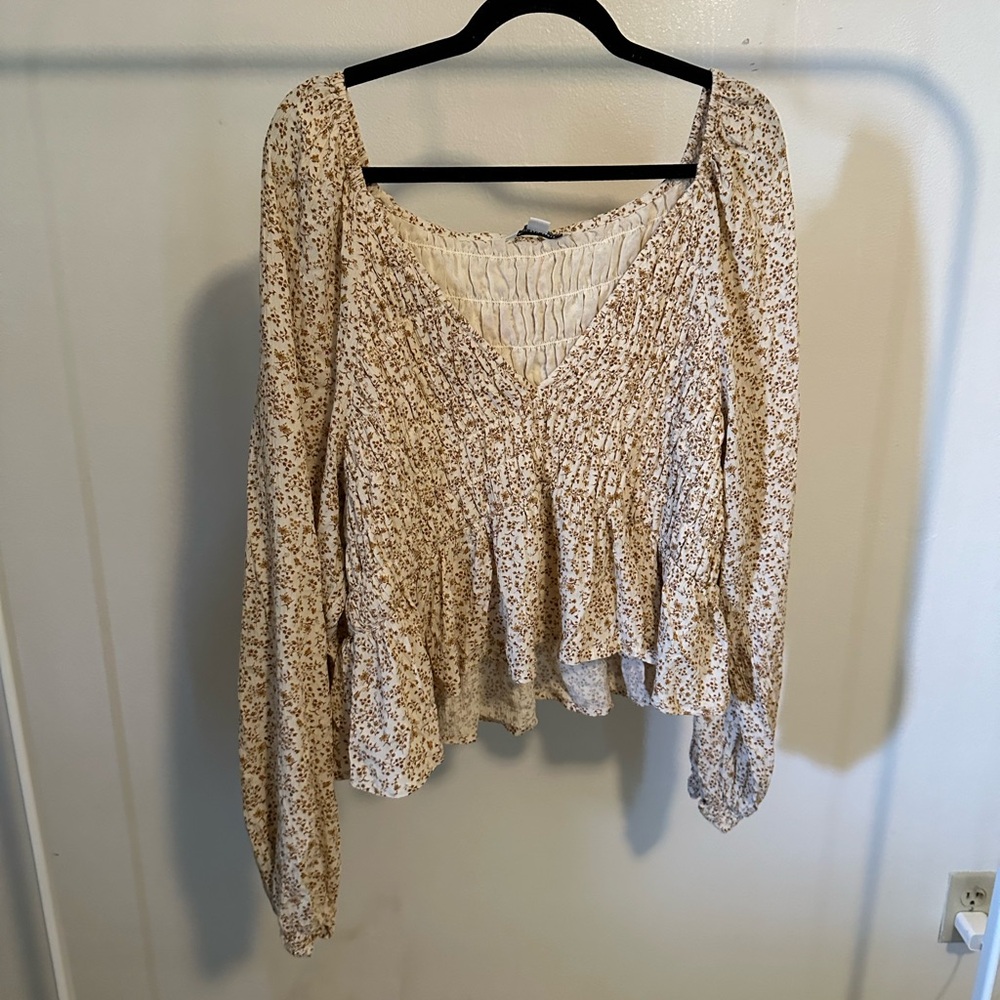 American Eagle Long Sleeve Flowy top